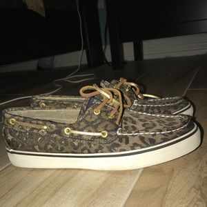 Brand new cheetah print gold sperrys!